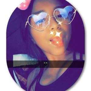 Meet your Posher, Estefania